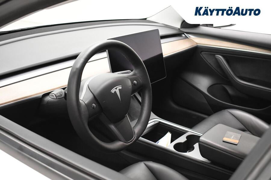 Tesla Model 3 vaihtoauto