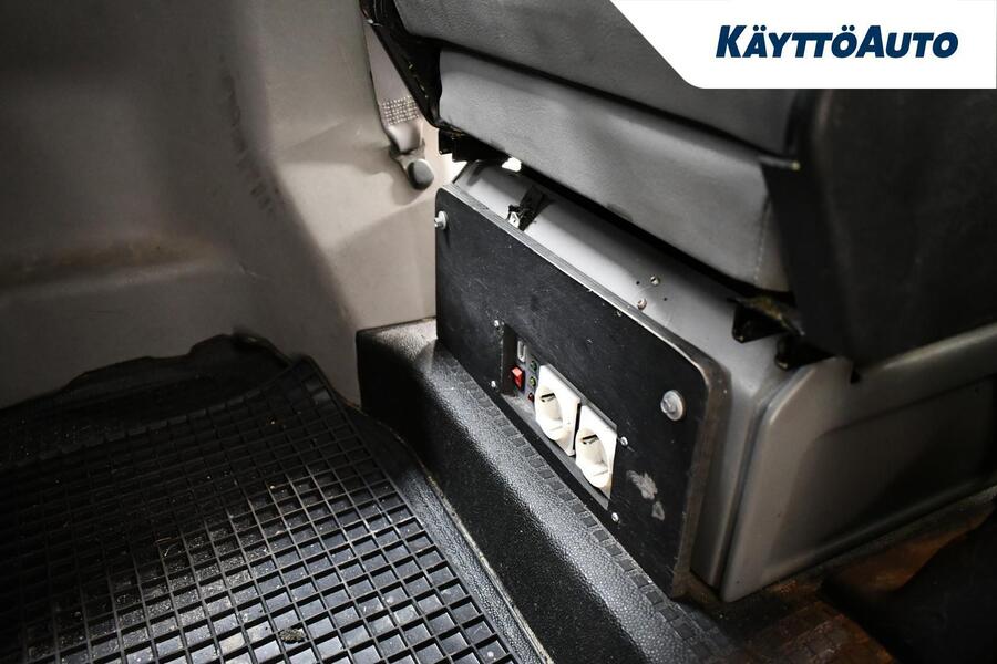 Volkswagen Caravelle vaihtoauto