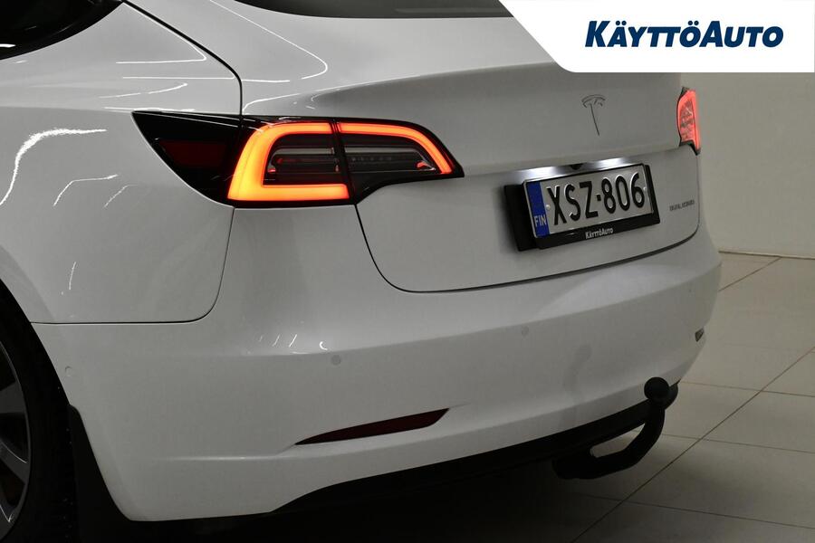 Tesla Model 3 vaihtoauto