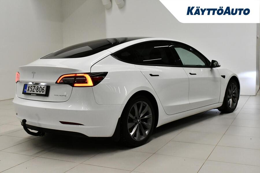 Tesla Model 3 vaihtoauto