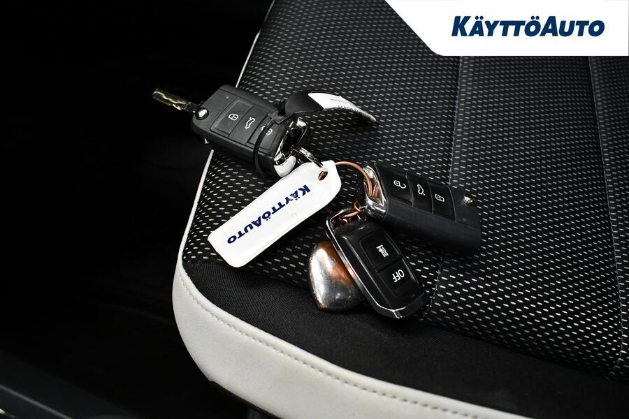 Volkswagen T-Roc vaihtoauto