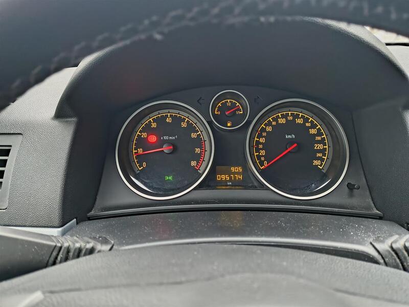 Opel Astra vaihtoauto