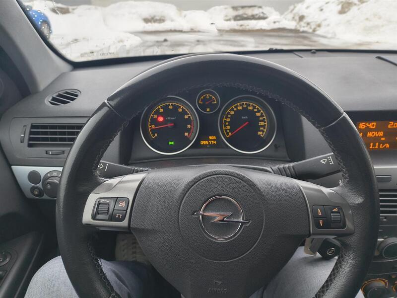 Opel Astra vaihtoauto