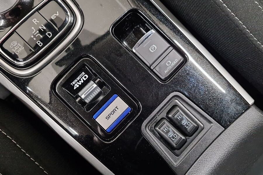 Mitsubishi Outlander PHEV vaihtoauto