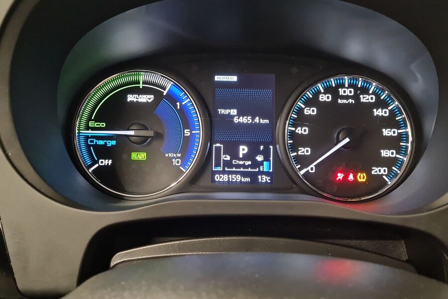 Mitsubishi Outlander PHEV vaihtoauto