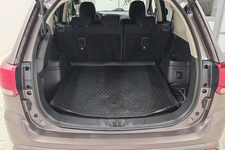 Mitsubishi Outlander PHEV vaihtoauto