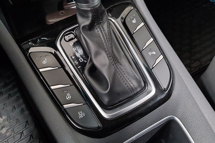 Hyundai IONIQ hybrid vaihtoauto