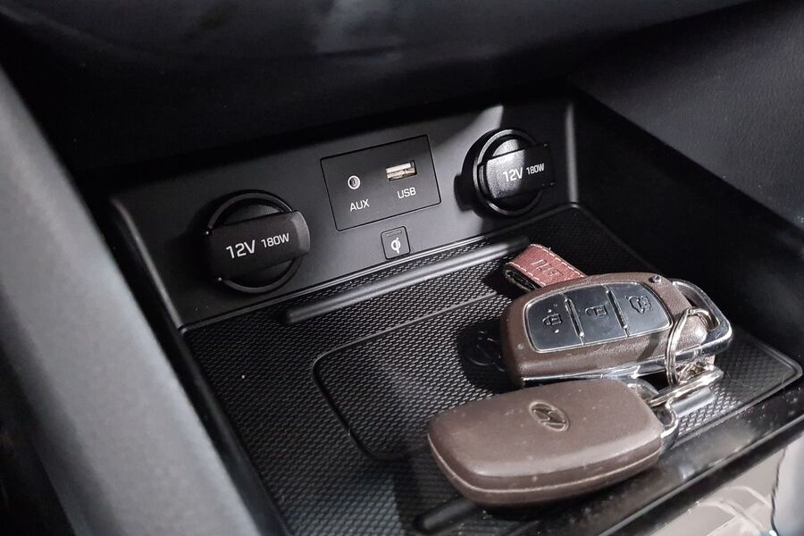 Hyundai IONIQ hybrid vaihtoauto