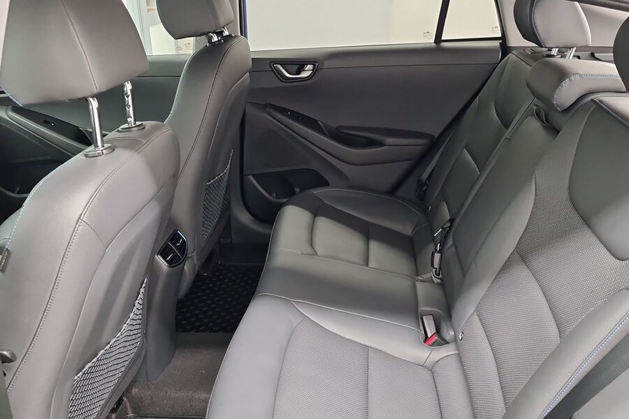 Hyundai IONIQ plug-in vaihtoauto