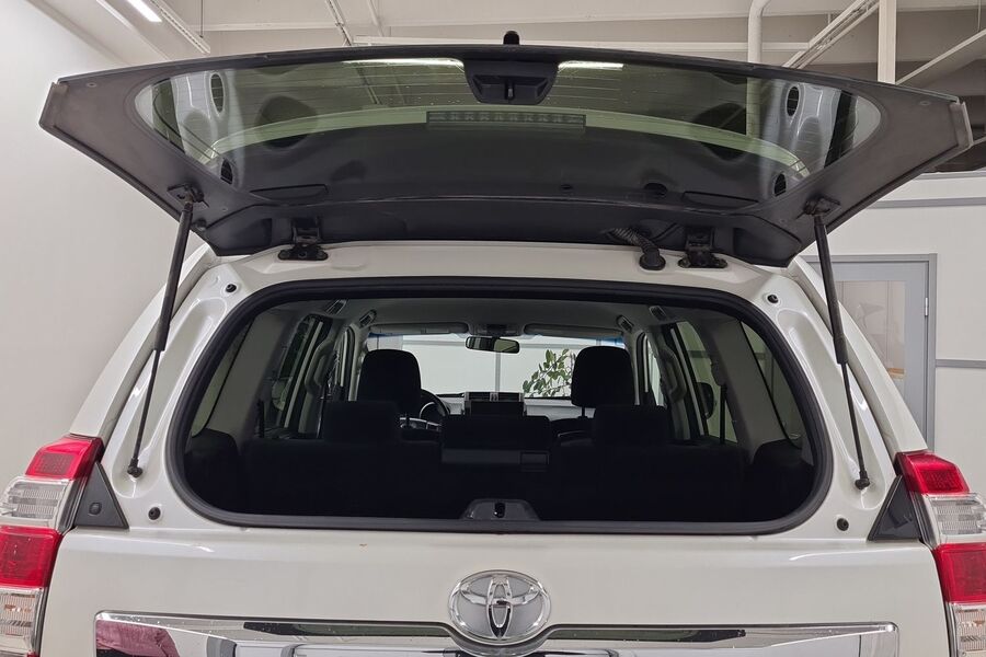 Toyota Land Cruiser vaihtoauto