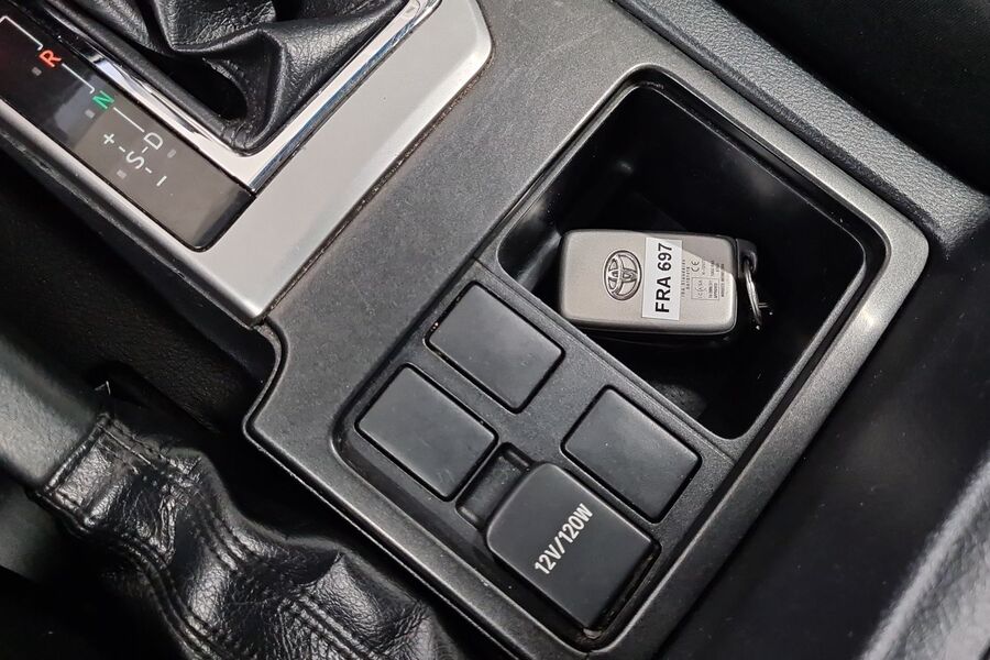 Toyota Land Cruiser vaihtoauto