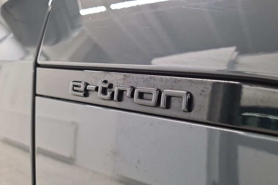 Audi Q8 e-tron vaihtoauto