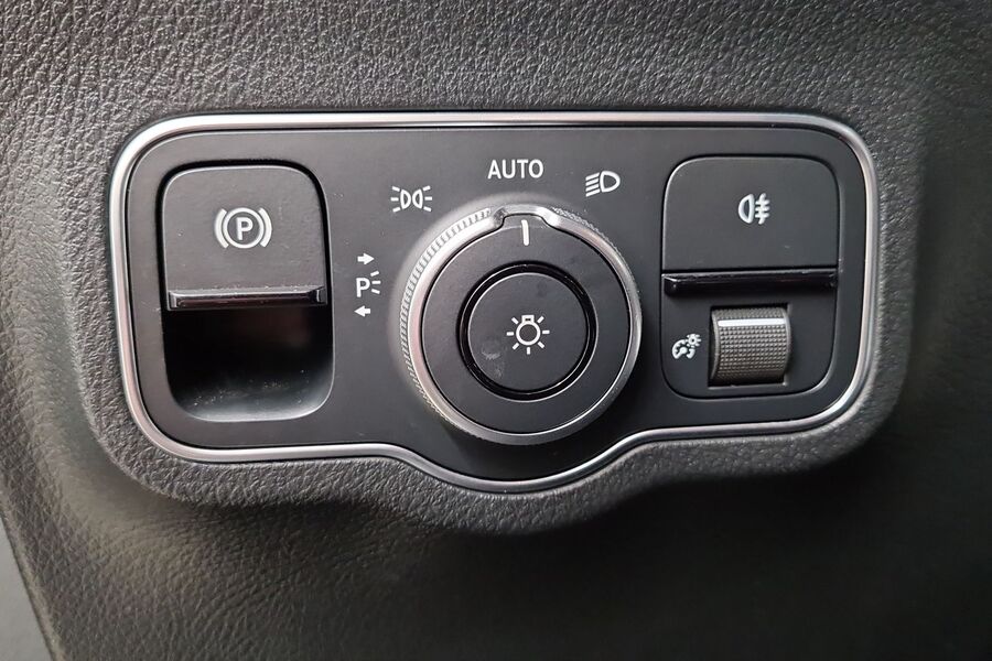 Mercedes-Benz EQA vaihtoauto