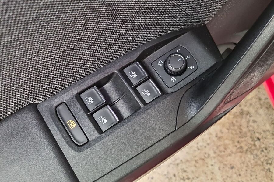 SEAT Leon Sportstourer vaihtoauto