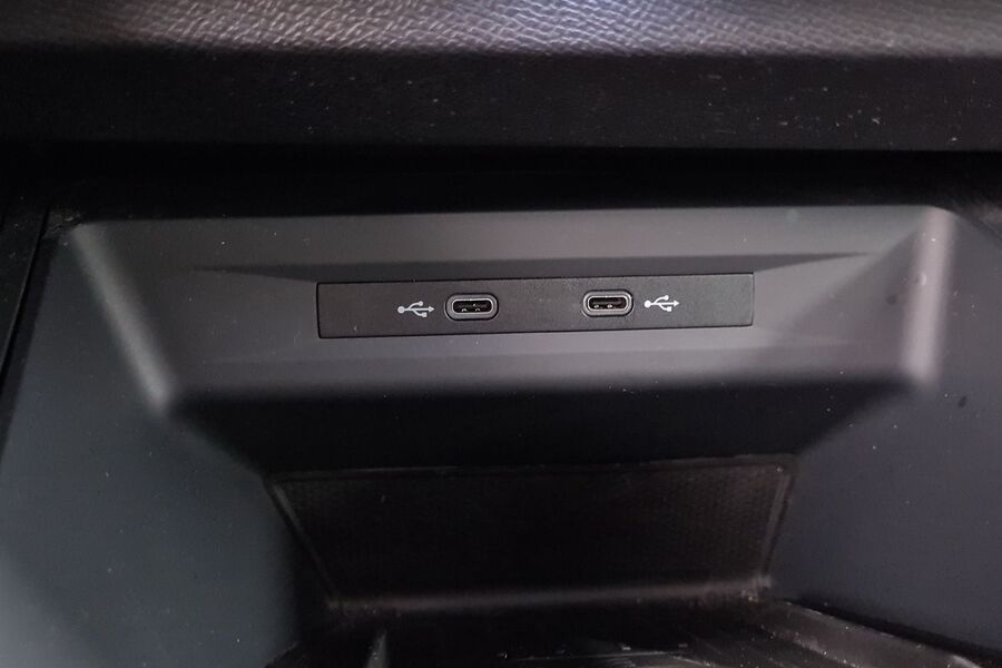 SEAT Leon Sportstourer vaihtoauto