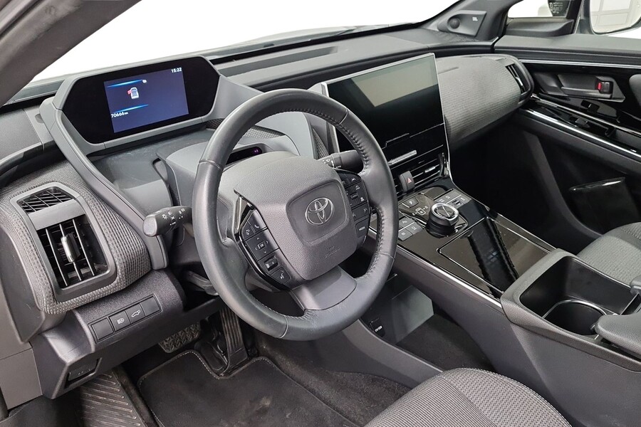 Toyota bZ4X vaihtoauto