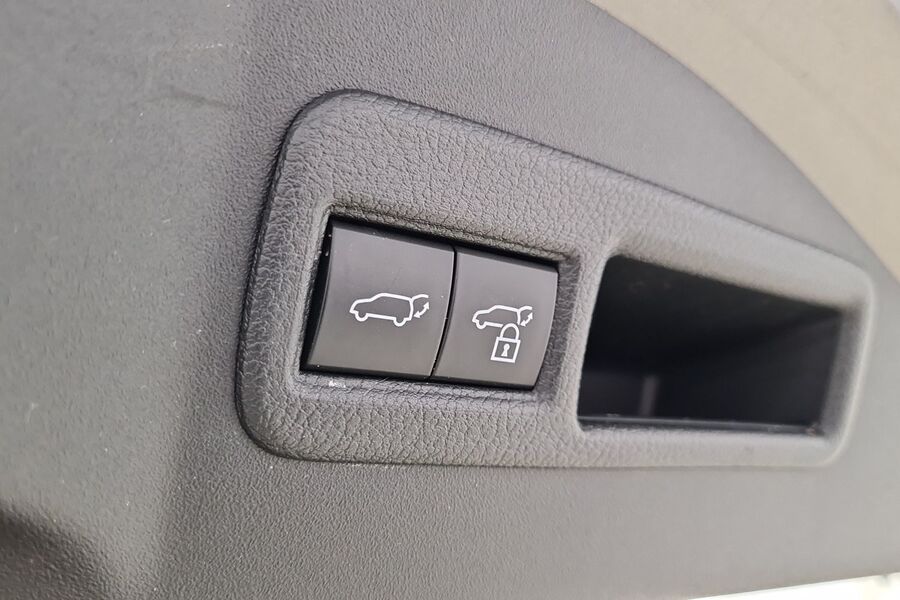 Toyota bZ4X vaihtoauto