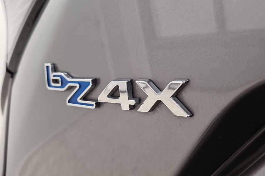 Toyota bZ4X vaihtoauto