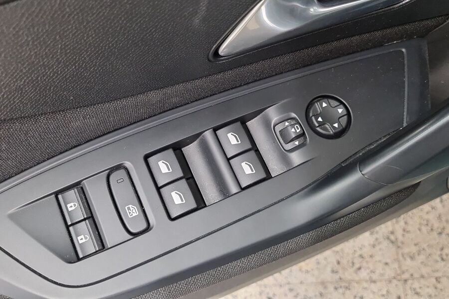 Peugeot 308 vaihtoauto