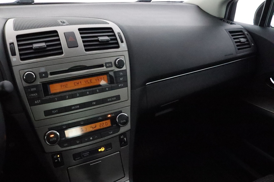 Toyota Avensis vaihtoauto