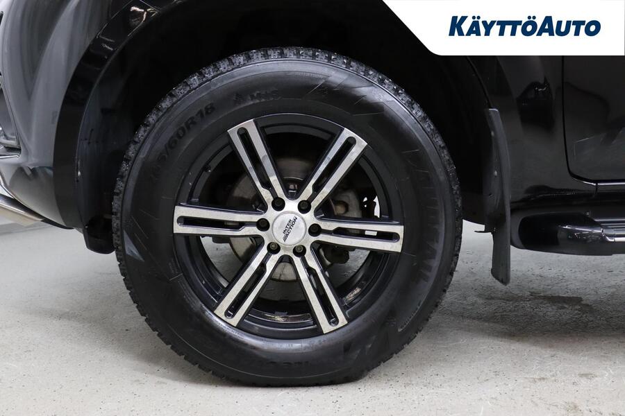 Nissan Navara vaihtoauto