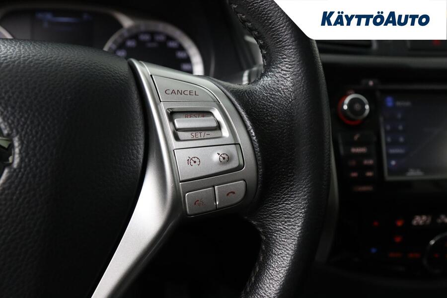 Nissan Navara vaihtoauto