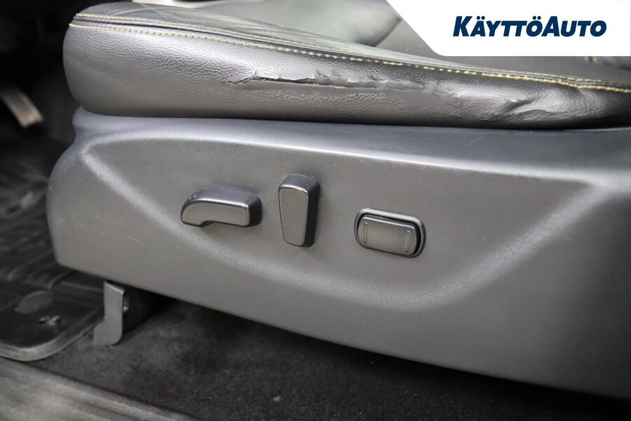 Nissan Navara vaihtoauto