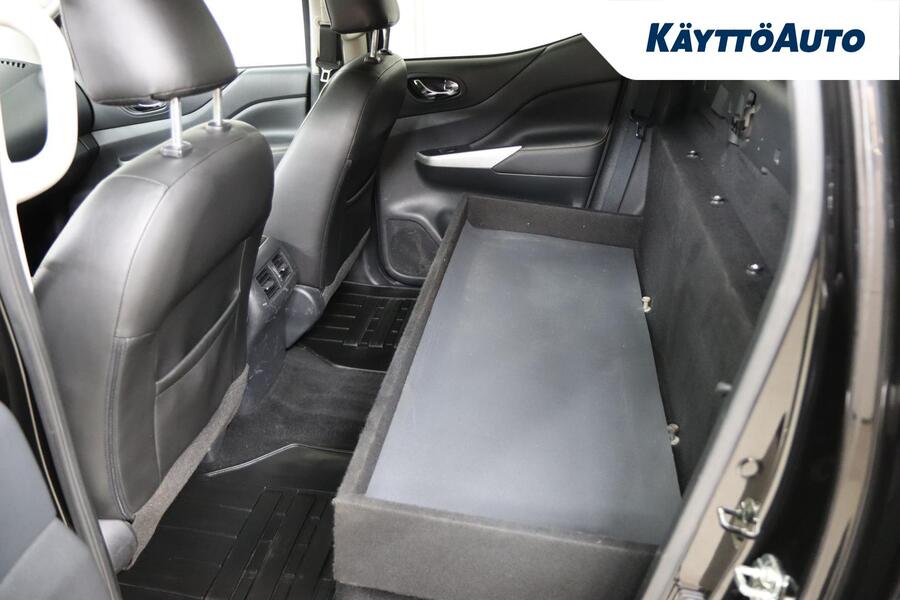 Nissan Navara vaihtoauto