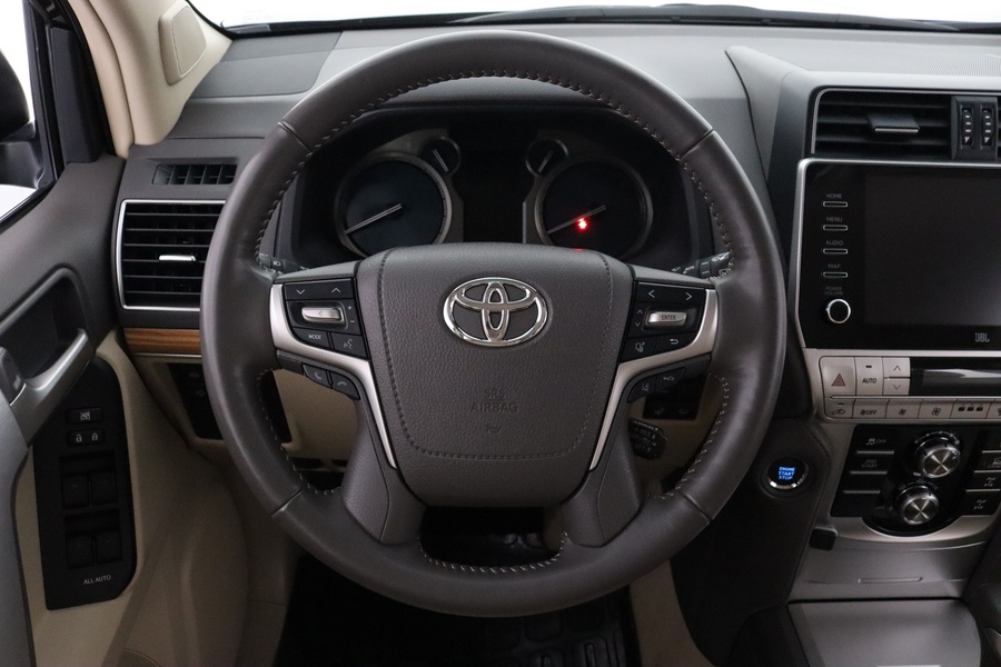 Toyota Land Cruiser vaihtoauto