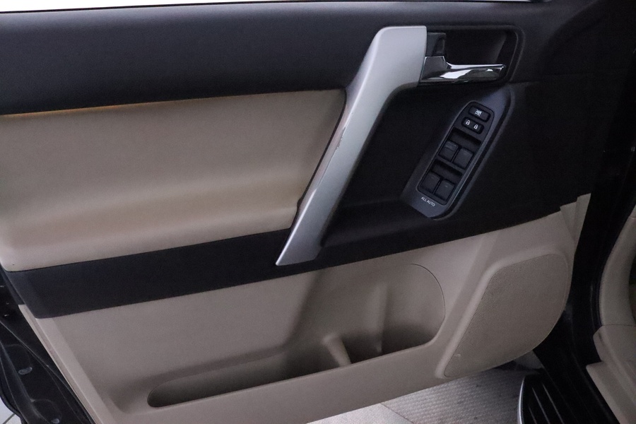 Toyota Land Cruiser vaihtoauto