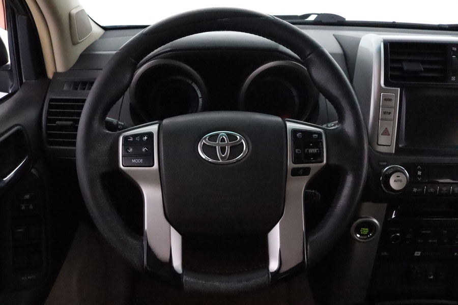 Toyota Land Cruiser vaihtoauto