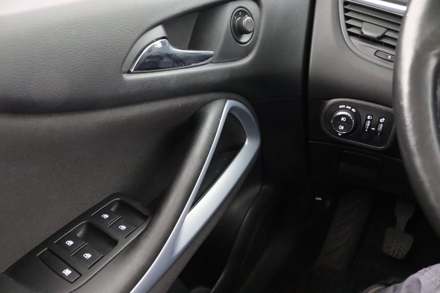 Opel Zafira vaihtoauto