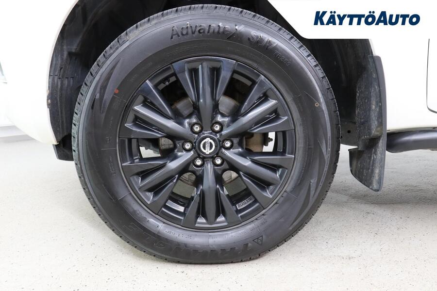 Nissan Navara vaihtoauto