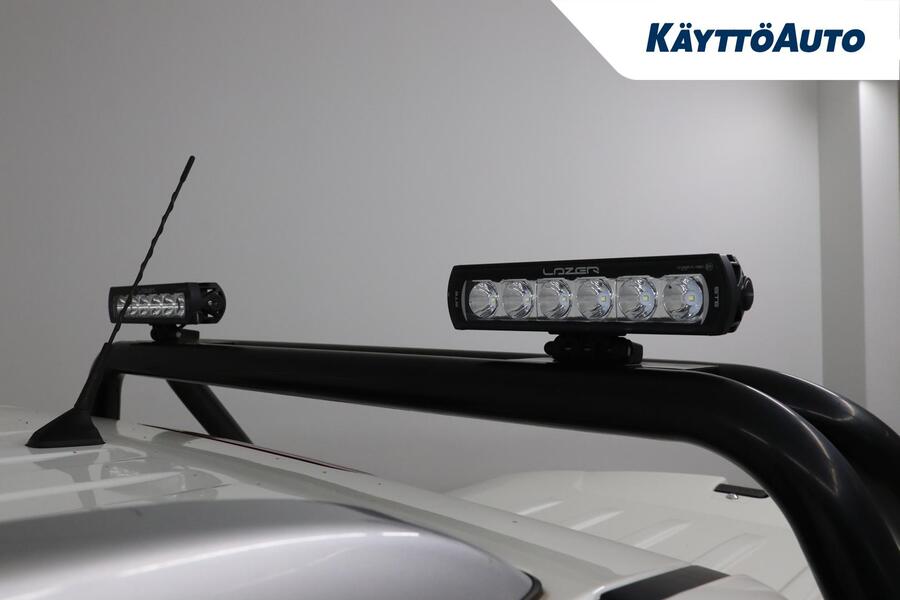 Nissan Navara vaihtoauto