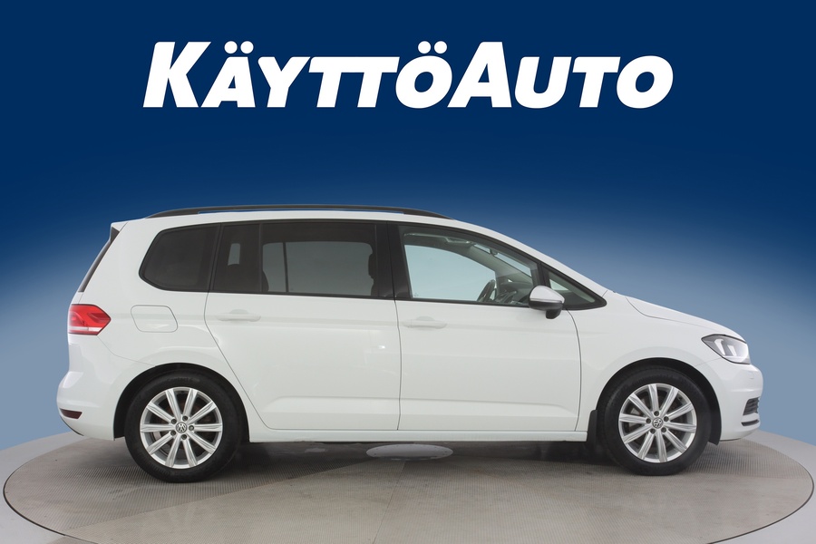 Volkswagen Touran vaihtoauto