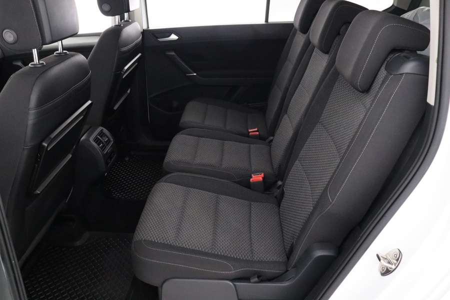 Volkswagen Touran vaihtoauto