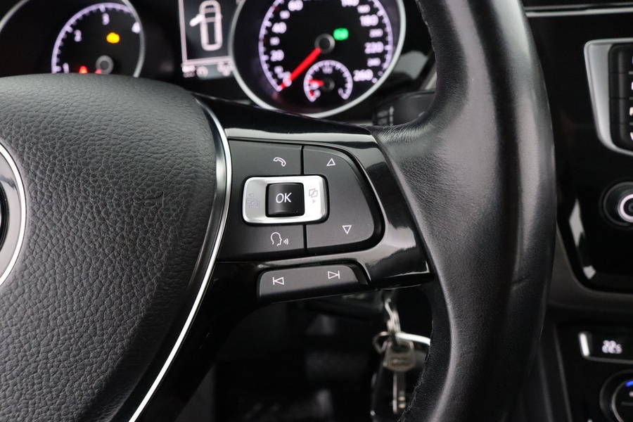 Volkswagen Touran vaihtoauto