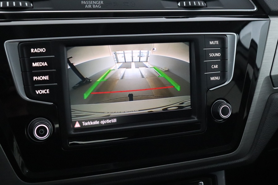 Volkswagen Touran vaihtoauto