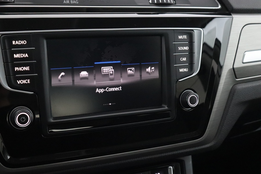 Volkswagen Touran vaihtoauto