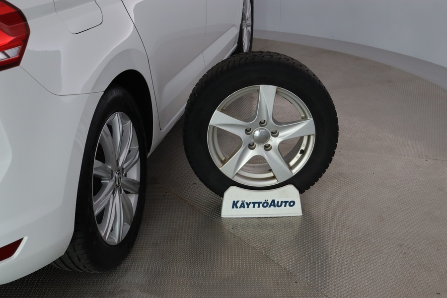 Volkswagen Touran vaihtoauto