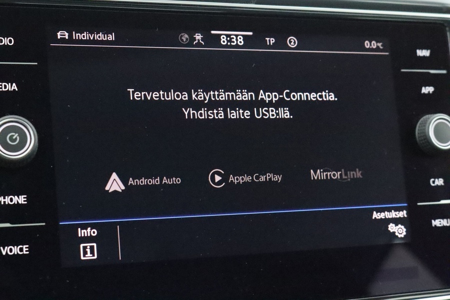 Volkswagen T-Roc vaihtoauto