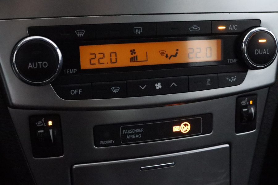 Toyota Avensis vaihtoauto