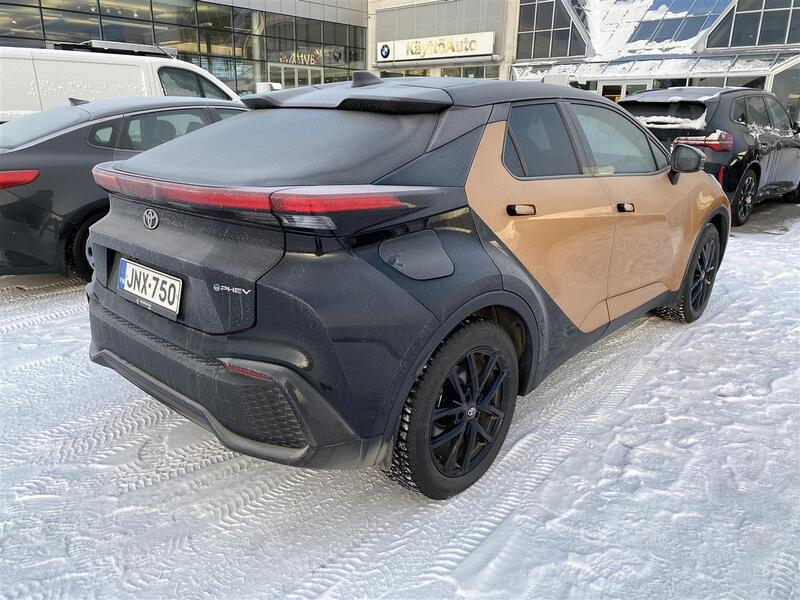 Toyota C-HR vaihtoauto