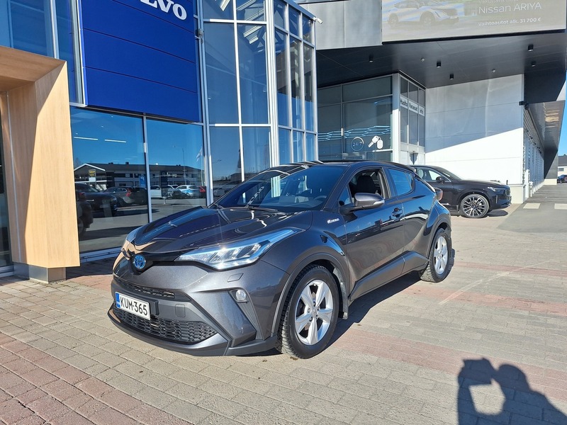 Toyota C-HR vaihtoauto