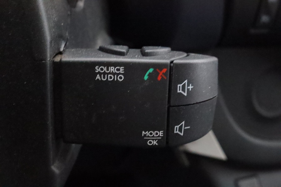 Opel Vivaro vaihtoauto