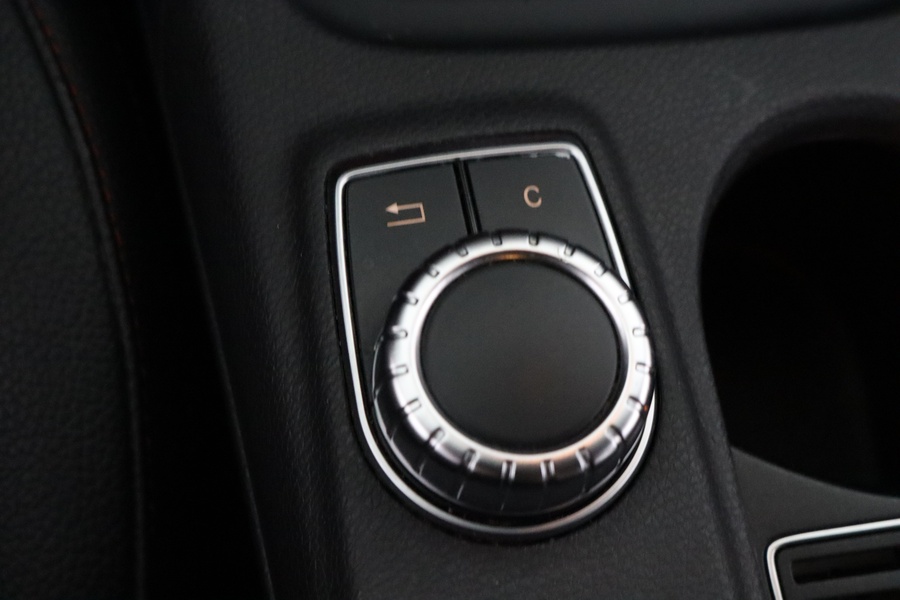 Mercedes-Benz GLA vaihtoauto