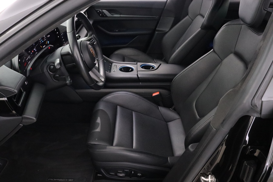 Porsche Taycan vaihtoauto