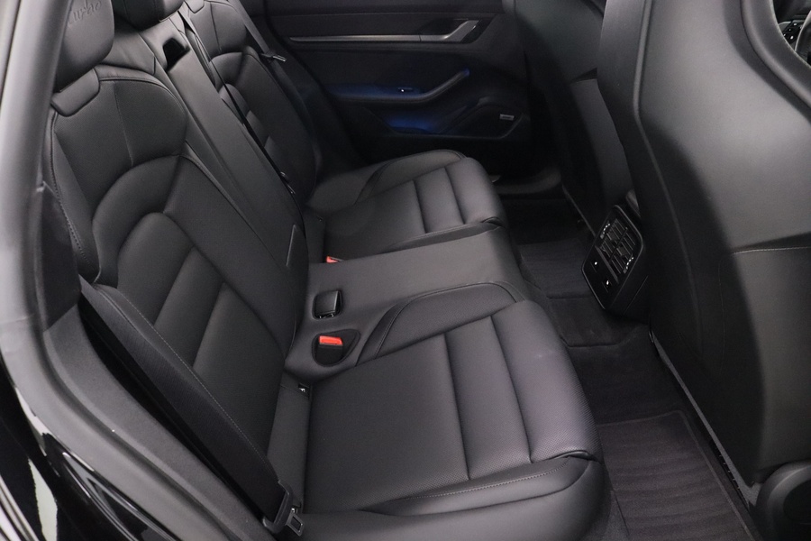 Porsche Taycan vaihtoauto