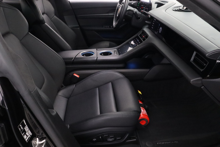 Porsche Taycan vaihtoauto