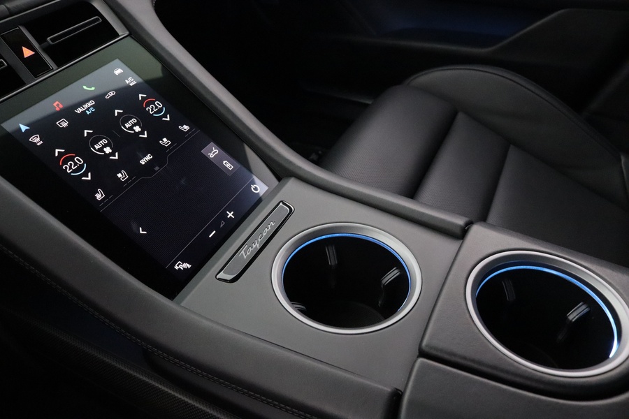 Porsche Taycan vaihtoauto